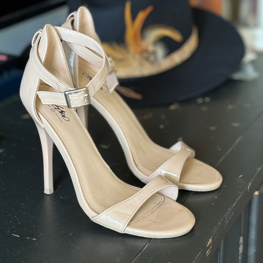 Mossimo Nude Patent Leather Stappy Heels